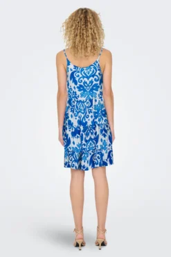 Vestido curto sem mangas