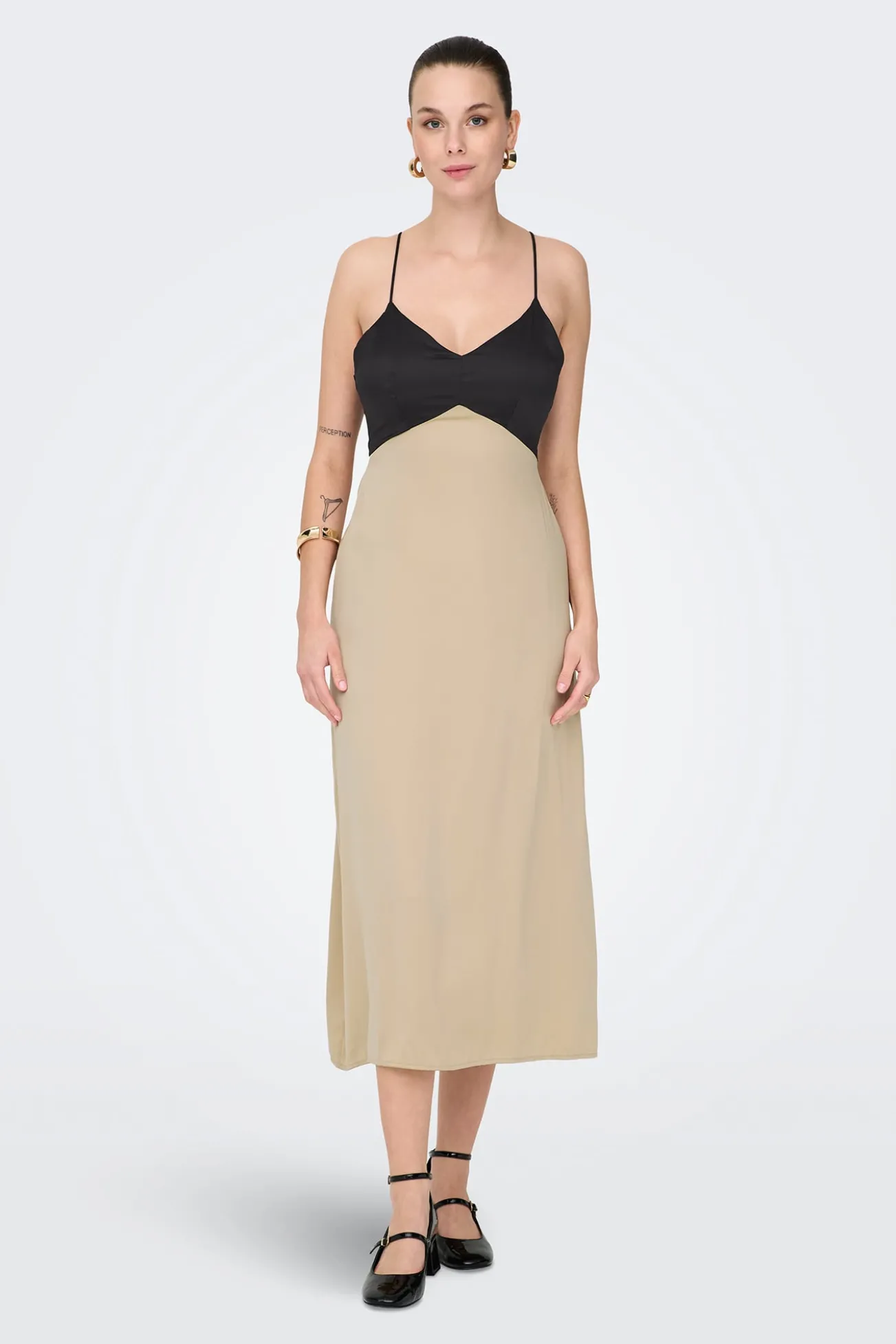 Vestido de alças comprido