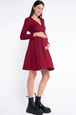 Vestido de amamentação com decote cruzado