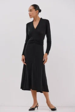 Vestido de cetim brilhante