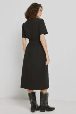 Vestido decote em bico