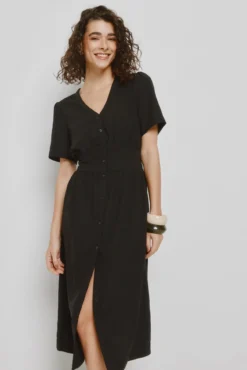 Vestido decote em bico