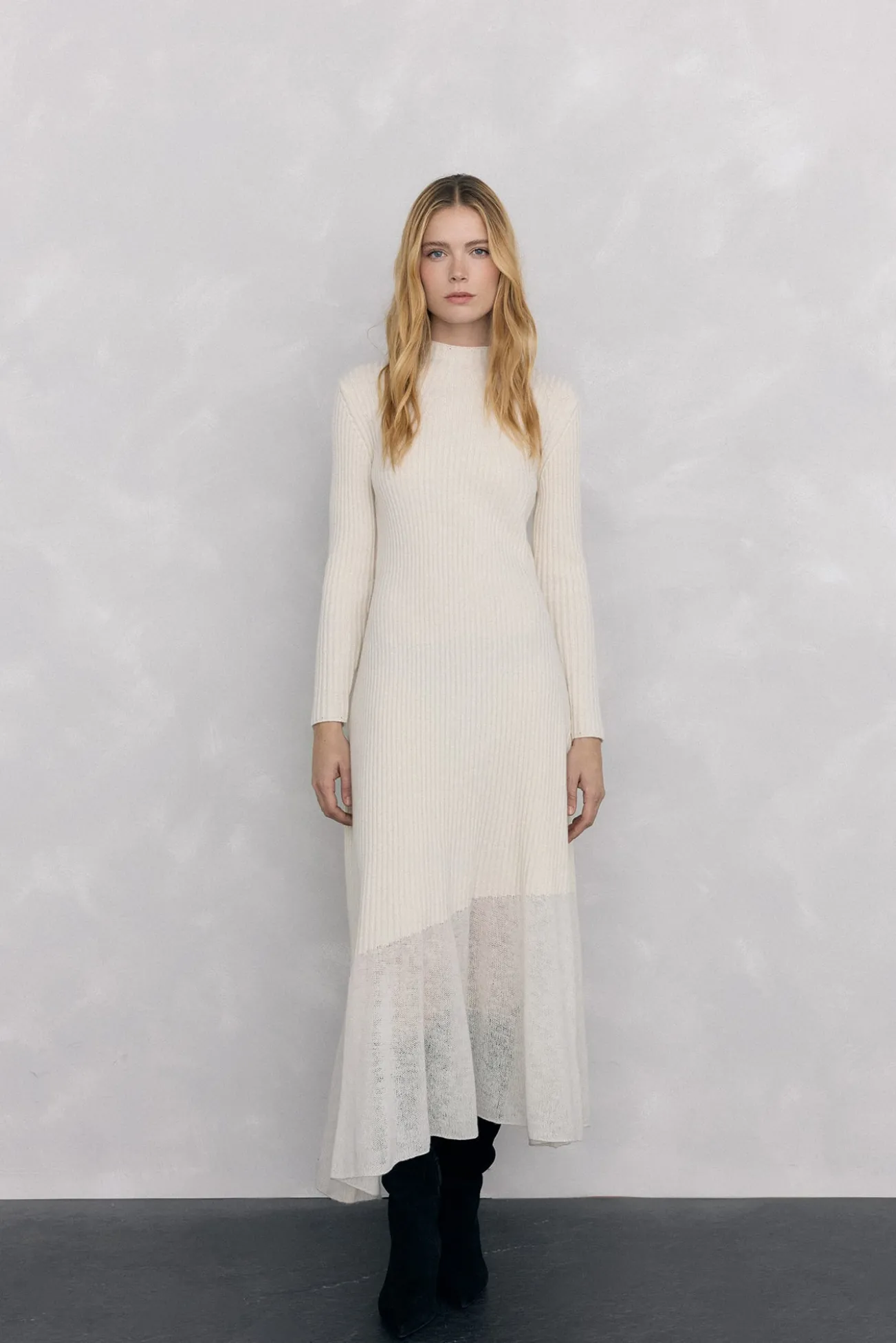 Vestido de malha com pontos caídos