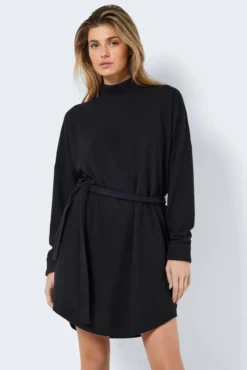 Vestido de malha gola alta