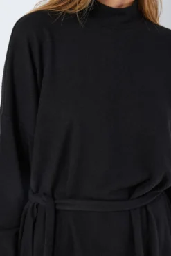 Vestido de malha gola alta