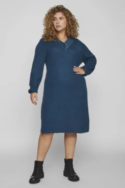 Vestido de malha midi com detalhe de renda