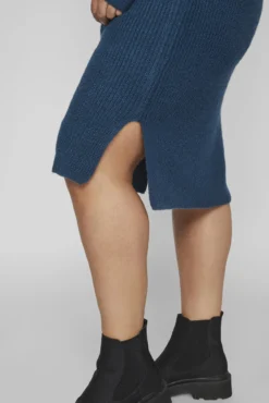 Vestido de malha midi com detalhe de renda