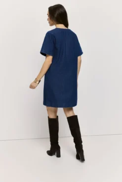 Vestido denim gola em bico