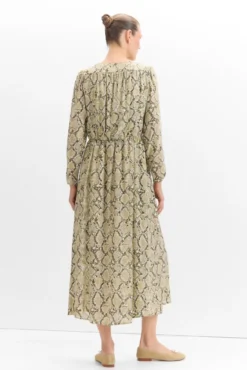 Vestido estampado cobra