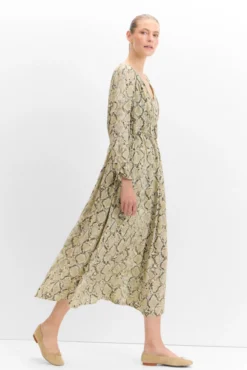 Vestido estampado cobra