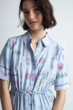 Vestido estampado fluído