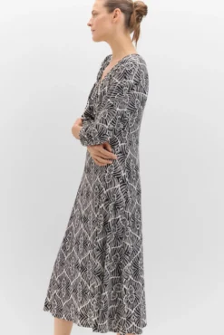 Vestido estampado manga morcego