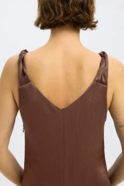 Vestido longo com alças trançadas