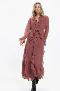 Vestido longo com babados