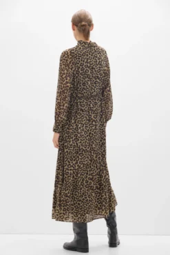 Vestido longo com estampado de leopardo