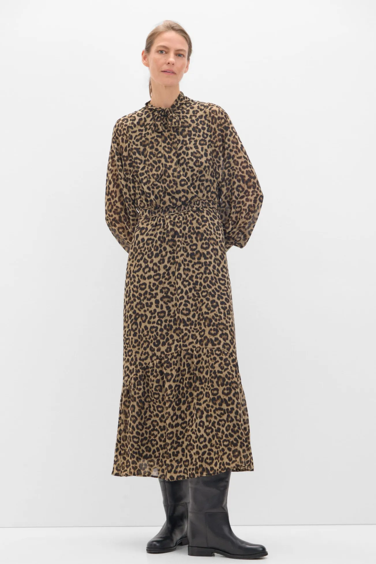 Vestido longo com estampado de leopardo