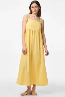 Vestido longo riscas