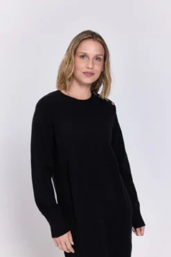 Vestido malha com gola caixa