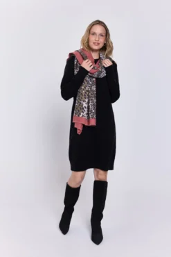 Vestido malha com gola caixa