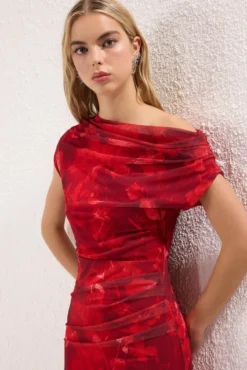 Vestido maxi assimétrico