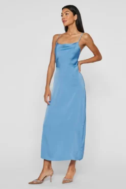Vestido midi acetinado de festa