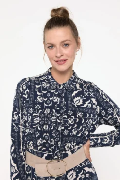 Vestido midi camiseiro