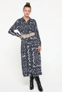 Vestido midi camiseiro