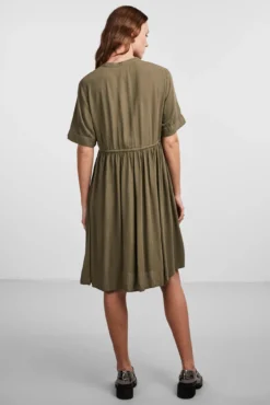Vestido midi camiseiro