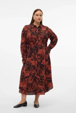 Vestido midi camiseiro tamanho grande