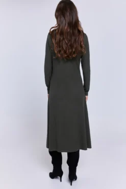 Vestido midi com bainha semi-aberta