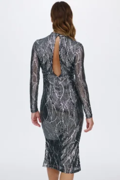 Vestido midi com lantejoulas