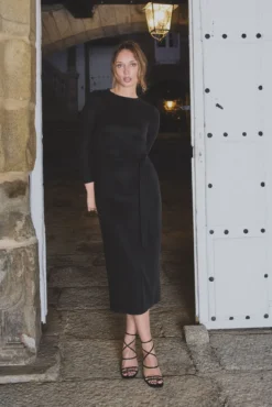 Vestido midi com toque de pêssego