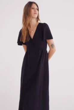 Vestido midi de decote com decote em linho