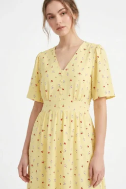 Vestido midi de manga curta estampado