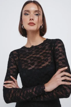 Vestido midi de renda assimétrico