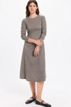 Vestido midi de tecido elástico