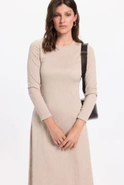 Vestido midi de tecido elástico