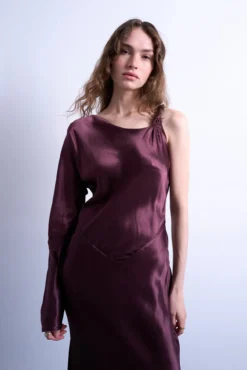 Vestido midi de um ombro só