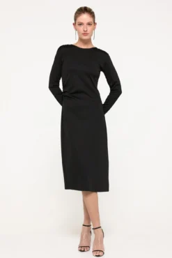 Vestido midi elástico