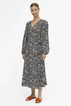Vestido midi envolvente