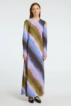 Vestido Midi Tie Dye confeccionado em viscose