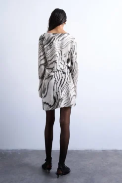Vestido mini assimétrico
