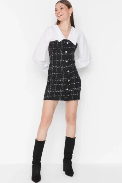 Vestido mini com gola camiseira