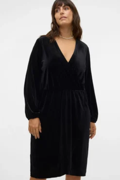 Vestido plus size em veludo