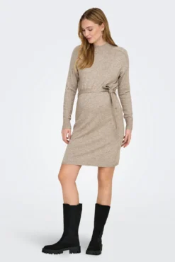 Vestido pré-mamã em malha com gola alta e cinto