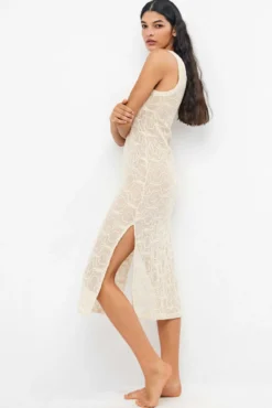 Vestido reto midi em crochet