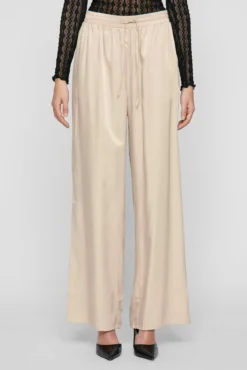 Wide fluid trousers